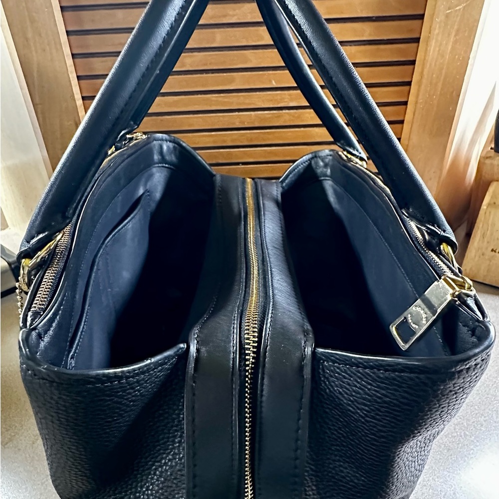 Black and gold Coach bag, medium sized. - Picture 7 of 10